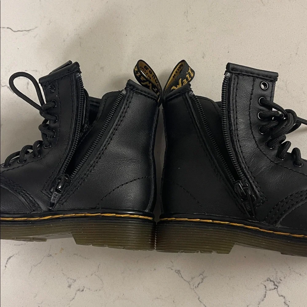 DR MARTEN TODDLER 1460 T SOFTY T LEATHER LACE UP BOOTS Size 7